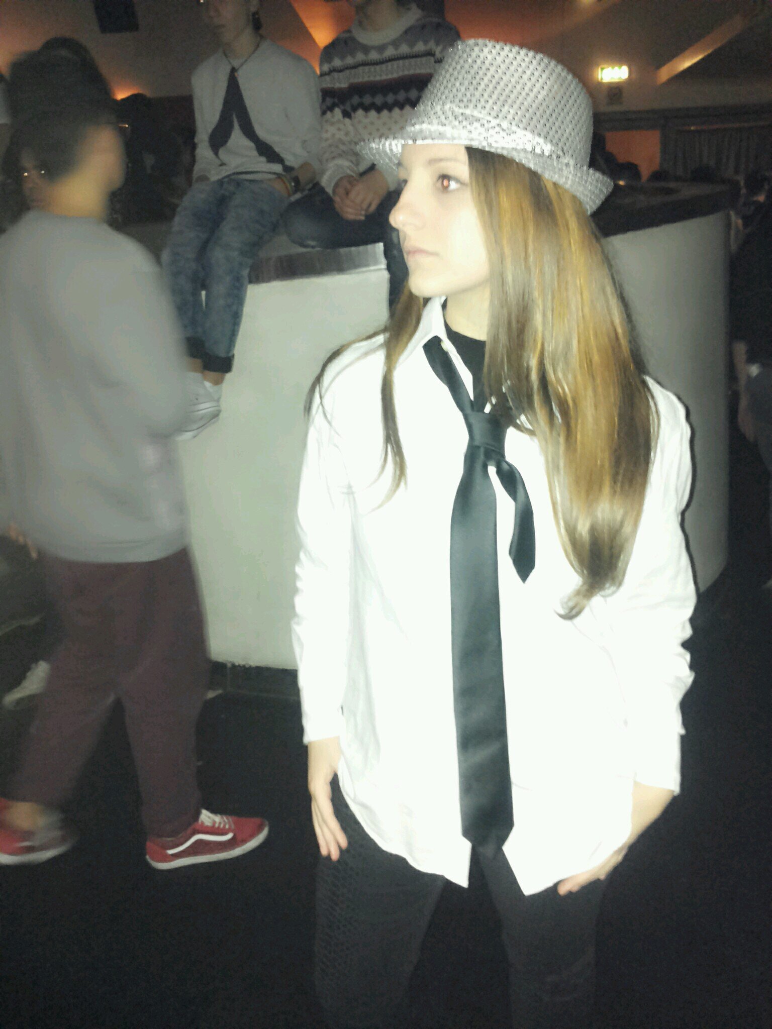 Thatsmebich's profile picture. Sara
High School student
Music makes me high ♩ ♬ ♭