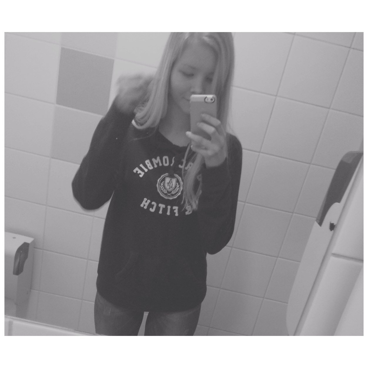 rebeccatommerda's profile picture. 