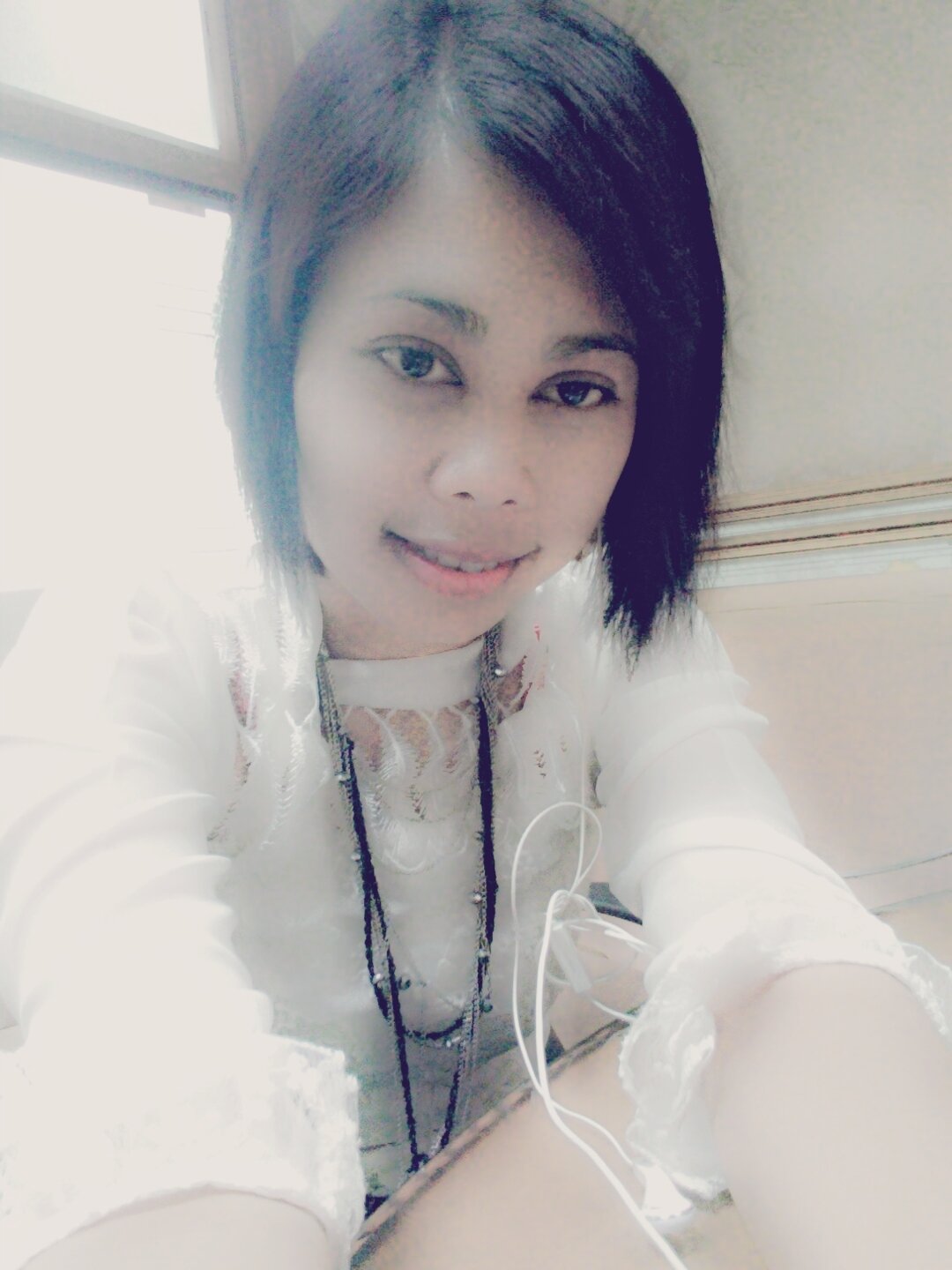 Tersenyum itu indah :)