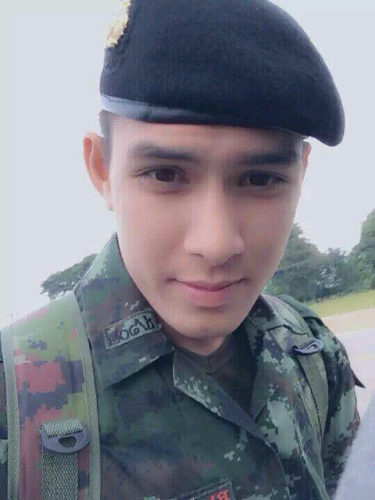 สวีดัสครับ ผมทหารฝึกมีนามว่าอั๋น สนใจรับผมไปฝึกในหัวใจไหมครับ #ยืมเมจ