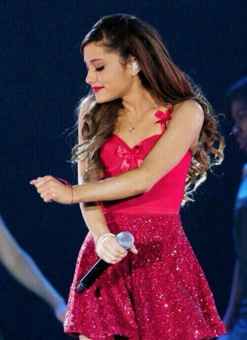 leslyelizabeth_'s profile picture. hello :] tiny elephant 5eva