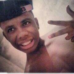 naao se engane coom um sorriso poiiis a maldade esta na mentee
