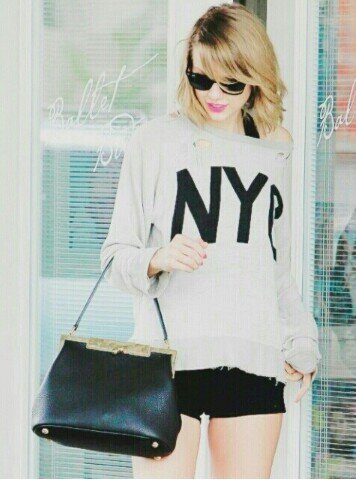 please follow my main acc @lovelyswiftx, I usually follow back xx