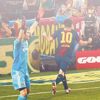 Azo0oze1i's profile picture. نآقد رياضي،مهتم بتحليل مباريات برشلونة وأداء اللاعبين وكذلك اللقاءات الكبيرة في البريمرليغ،آكره التعصب، ساخر آحياناً، اتشرف بالجميع    PIN:2A37F030 ~INS:@azoo1i