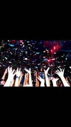 Fiesta de carnaval organizada por los alumnos de 1°Bachillerato del IES Arroyo Harnina 3€ anticipada y 4€ en puerta