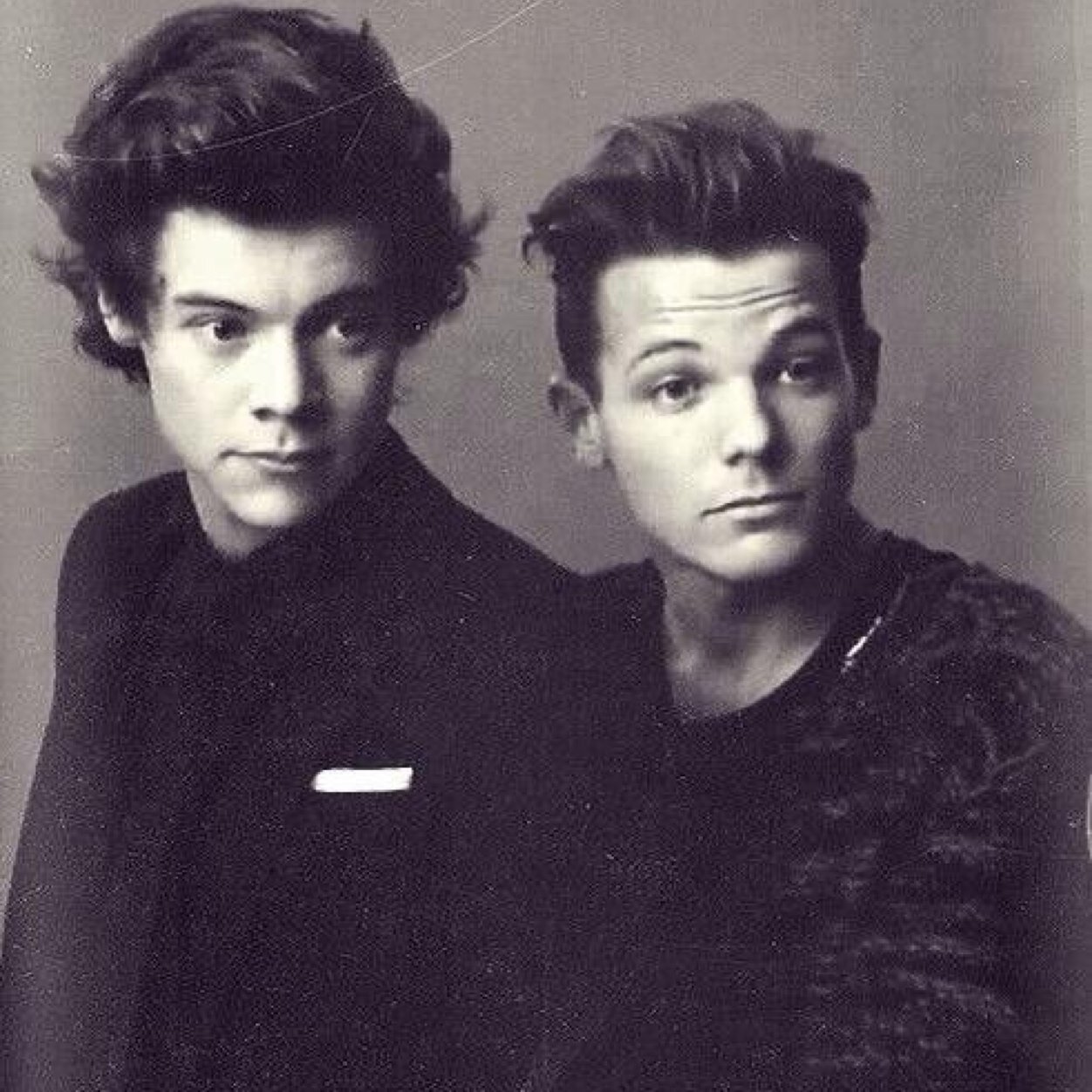 FOLLOW @lxrrydemons_ SHE GAVE YOU THIS FOLLOW