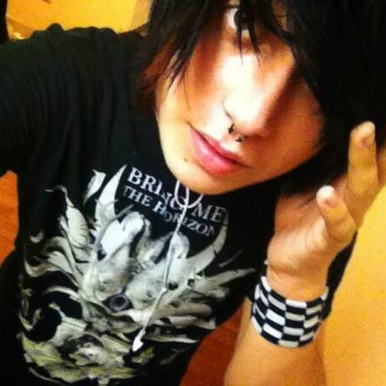 I'm nick | single | band is called brokentreasures| bi