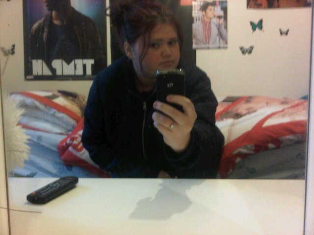 Love chris brown ;) :D + other music add me on bbm 228AFE82 follow @mangotango226 I follow back 100%