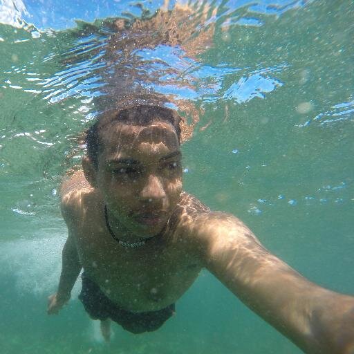 VergozFrancois's profile picture. Instagram : VFLF974 Vine : VergozFrancois
100 % Straight Edge #Team974