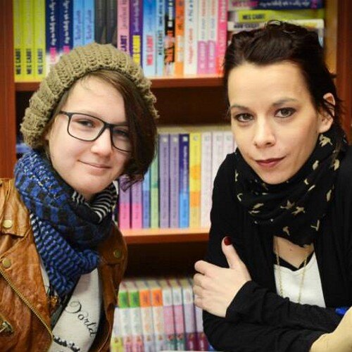 Helló... 3 Magamról:F.O.O.D., Lájker, Larry Shipper, SzJGer, Bábeler, Aszer vagyok.... Asszem Ennyi hihi