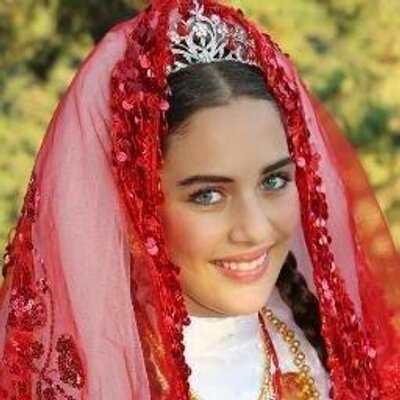 Gozde Mukavelat desktop Wallpapers