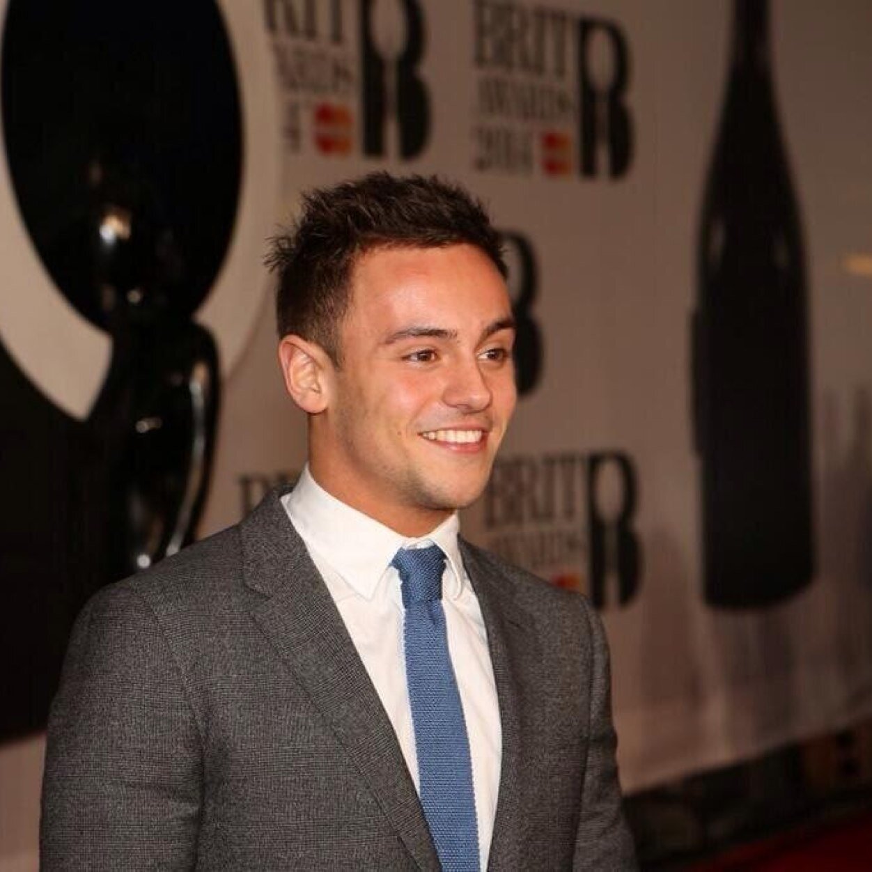 This is not the real Mummy Daley, Just a fan account :D Im a 16 year old girl in love with a diver that i probablly have no chance with. Deal with it.
