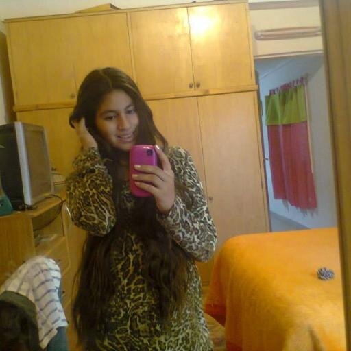 noe hermosa talentosa y canta bien..♥ ♥