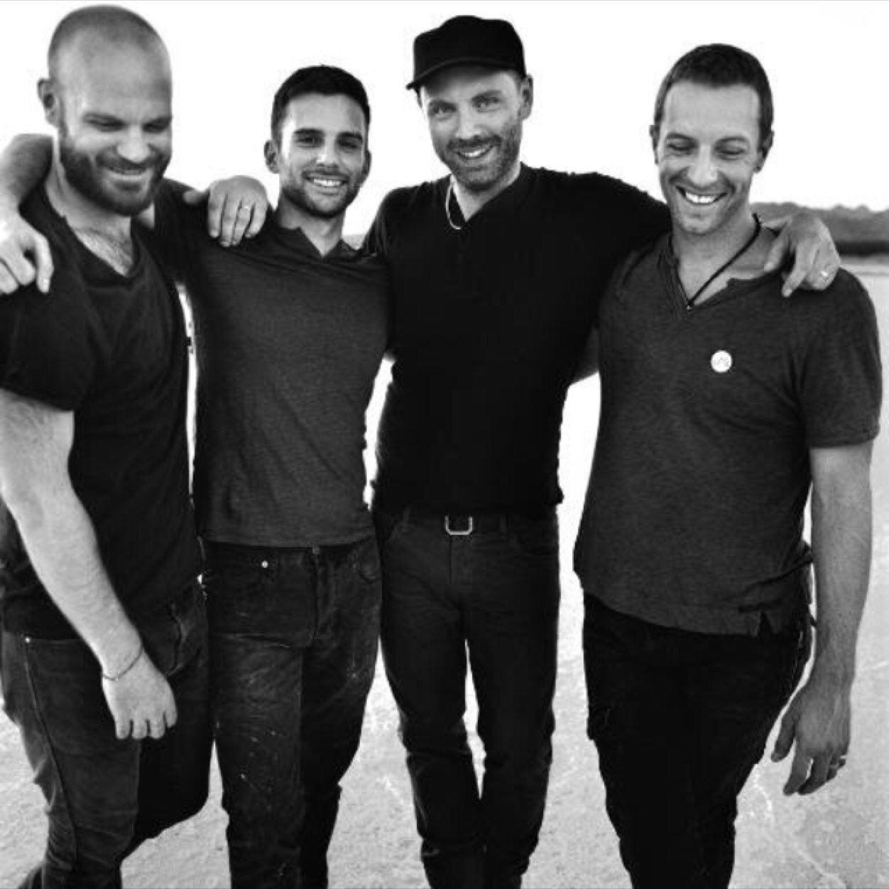 coIdpIayye's profile picture. The official Coldplay Twitter page (the members of Coldplay only tweet from here, so please ignore @patrickhumps)