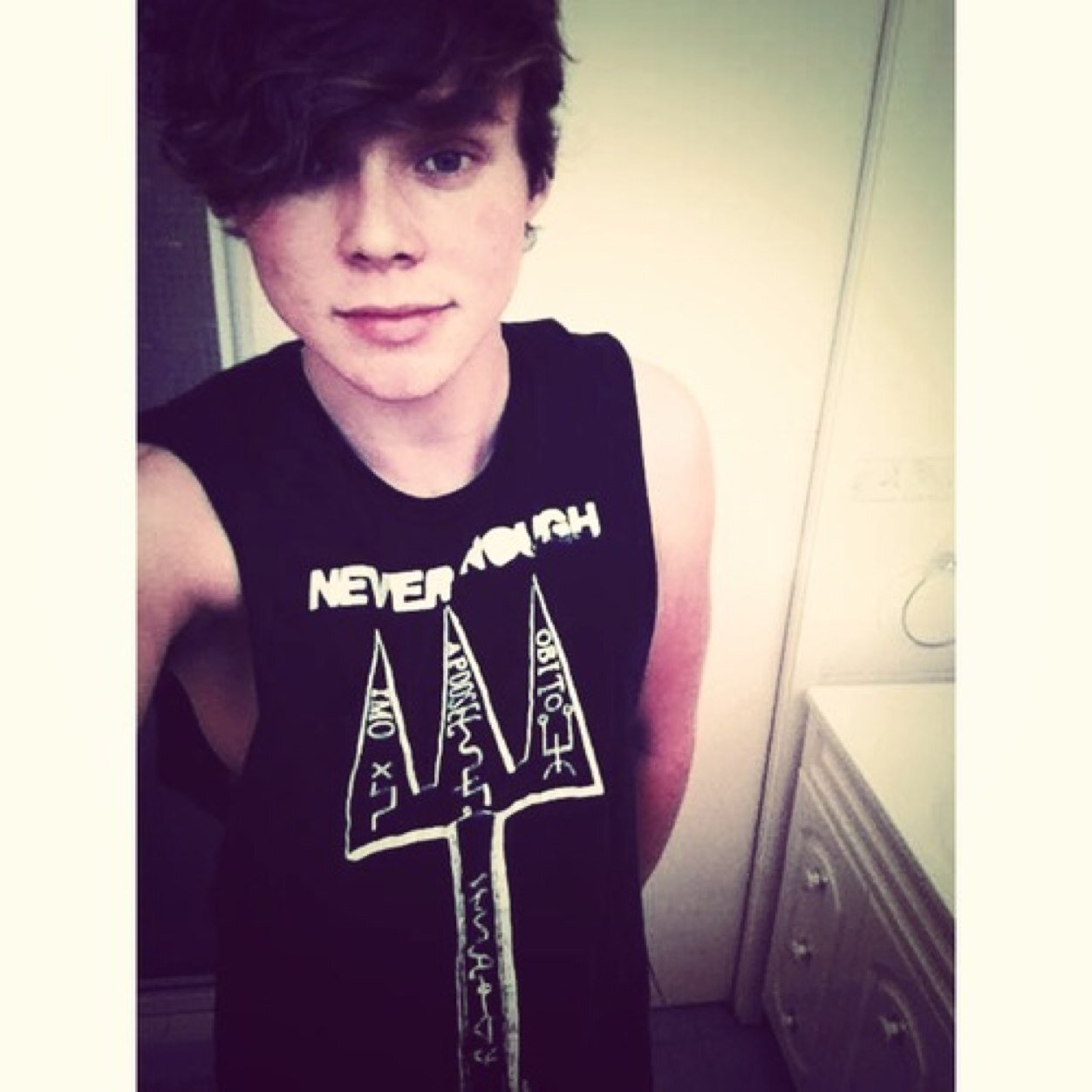 ☻ Ashton's smile could end wars and cure cancer ☻
