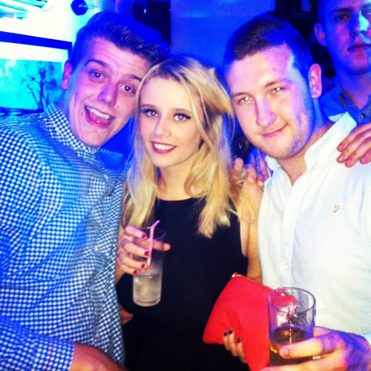 amieeneild - instagram don't care tho