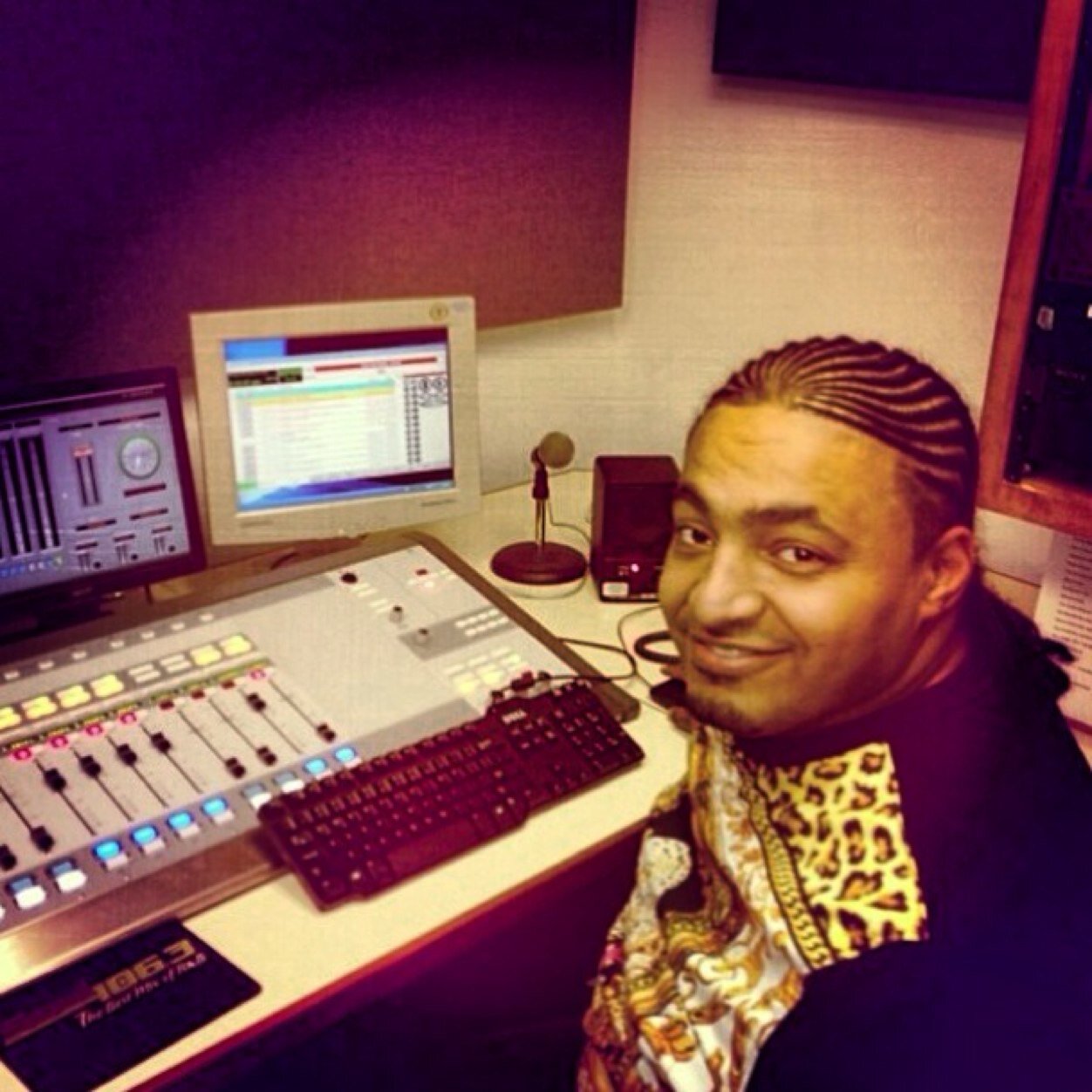 #whatseandalemeanstochicago power92.3 radio station chicago with rawtvradio 7pm 10pm every sunday follow my instagram page rawtvradio