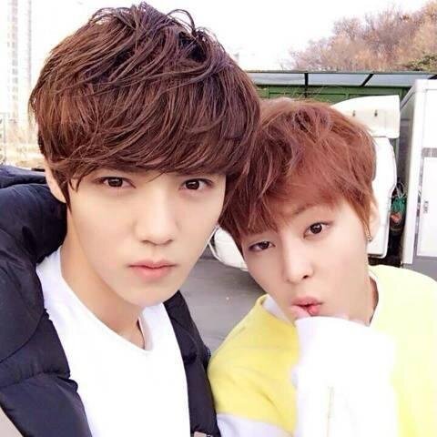 แอคนี้เพื่อ exo  ยินดีที่ได้รู้จัก อซฟ.ทุกคนเลย คุยได้หมดค่า ฮาๆ รั่วๆ ชอบมโน