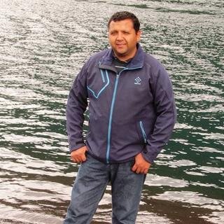 Ingeniero Constructor, fundador de Fundación Esperanza y Vida, Docente de las Carreras de Construcción en DuocUC y en Ip Los Lagos