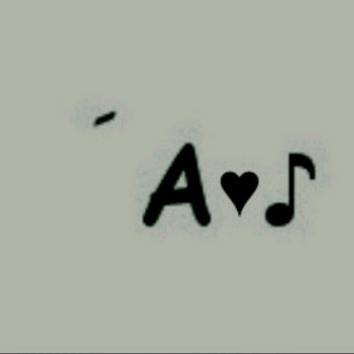 من يعشق القمر عليه تحمل غيابه♡