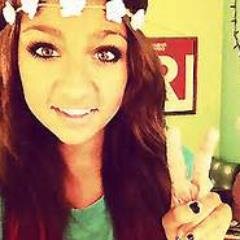 {single}   im a girly girl,loves to shop,ice cream,sometimes a bitch,shy