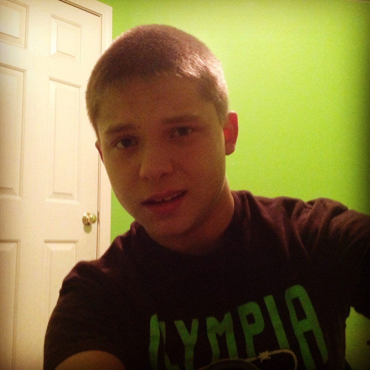 Add me on snapchat: iamnatecote If you dont like me, fuck you. Single. Follow and if i feel like following back i will.