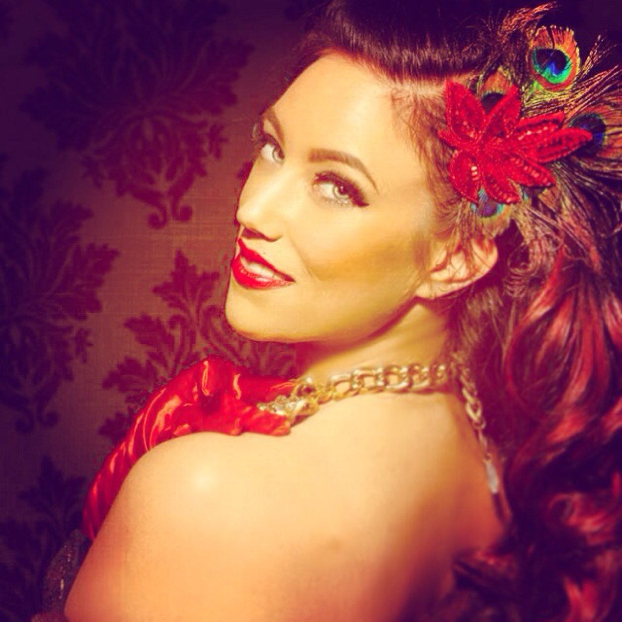 • Singer • Burlesque • Choreographer • DJ • Emcee • Vancity • http://t.co/rZZzjsbZAs Instagram: @crimzenfox