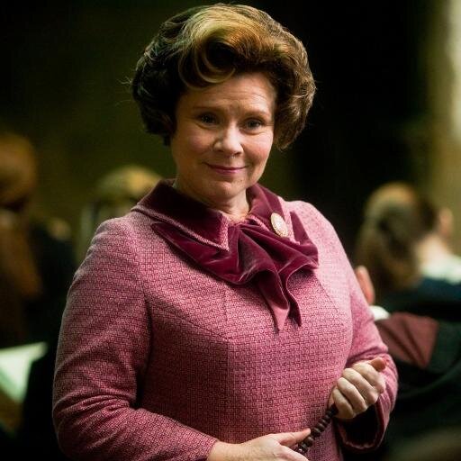 Profesora de DCAO y Suma Inquisidora de Hogwarts. 
Subsecretaría del Ministro de Magia Cornelius Fudge.
¿Quieres una taza de té? 
#FreeRol