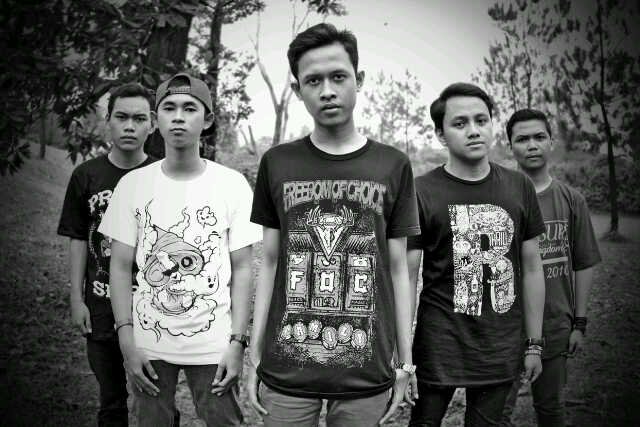 Post Hardcore Band From tangerang,indonesia! and we're: @RobbySahrul @Putra_vs @Andreant_vs @YogaSomantri_ | Contact Person : +628961712084