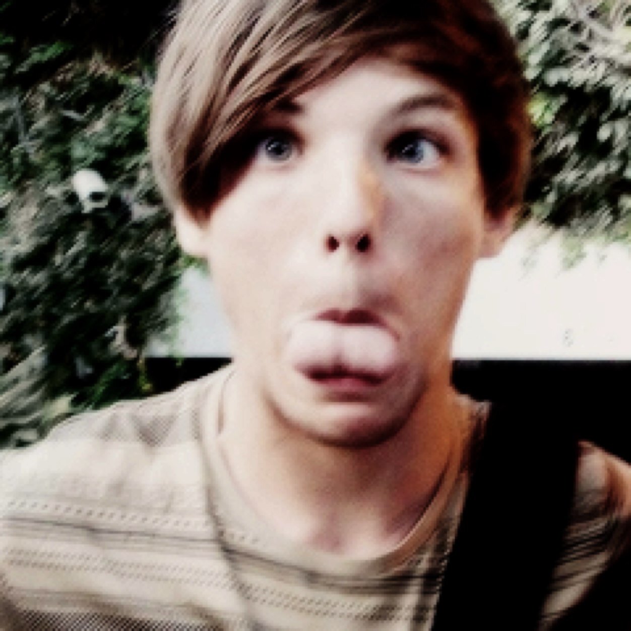 free follow from @uniquelyliam ily little muffins :D