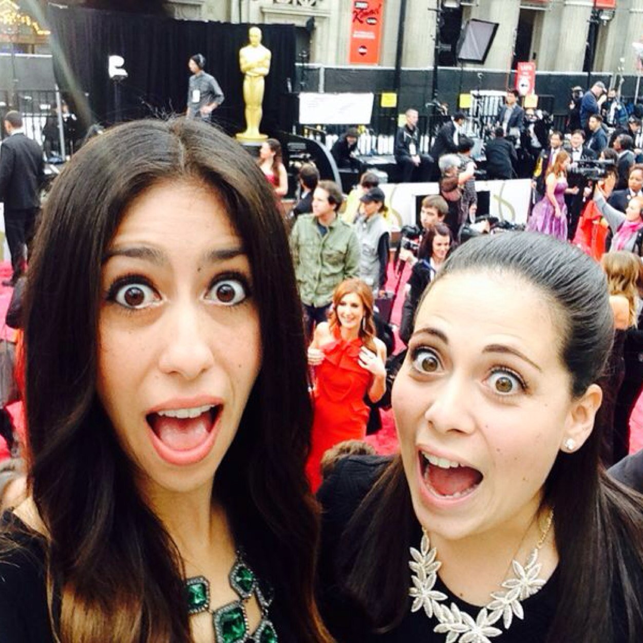 NikyAndShelly's profile picture. Two girls in the persuit of happines....aka Ellen... #FindingEllen you are all welcome to join our dream!! ❤️‼️ ••instagram NikyAndShelly••