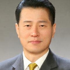 HNC-Korea라는 헤드헌팅회사에서 일하고 있습니다.