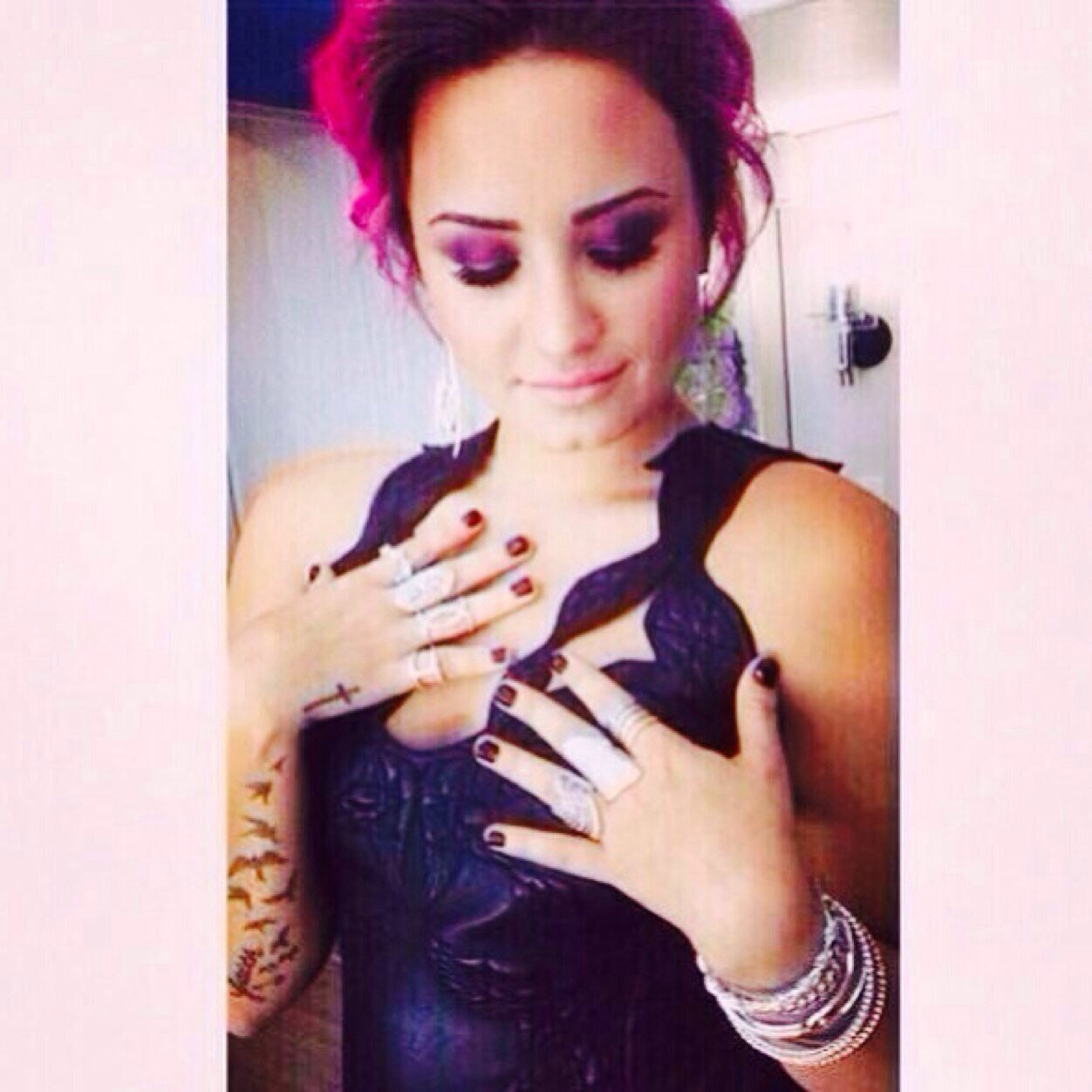 Demi you are my One and Only . Only YOU makes me so strong and so happy , i need you in my Life ilysm My Idol