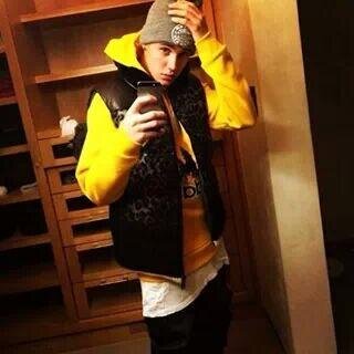 SOY ABRAHAMER  Y BELIEBER FOREVER  me siguen y lo sigo al toque