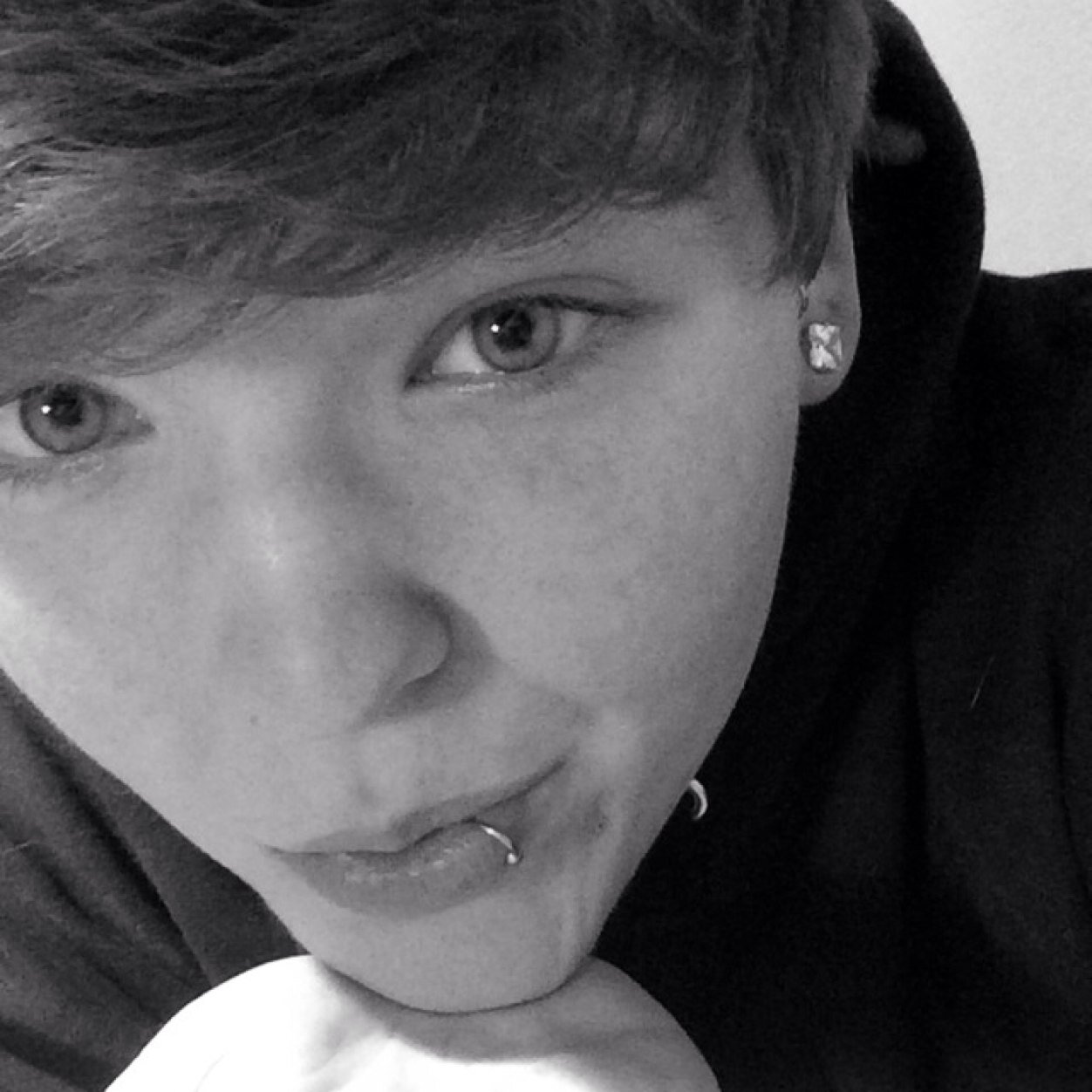 FreeJayy's profile picture. I'm Jay. 18. I like to paint, to read, I drink tea like no other & I live life to it's fullest.