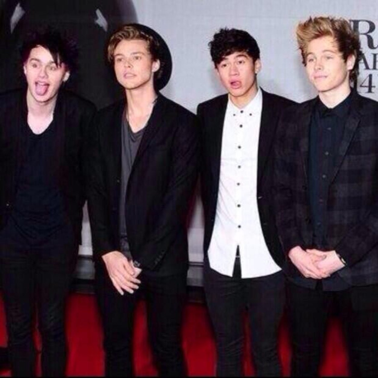 5sosFanGirl_x's profile picture. 