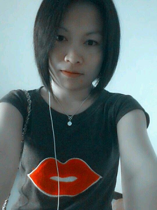 fon9582's profile picture. 