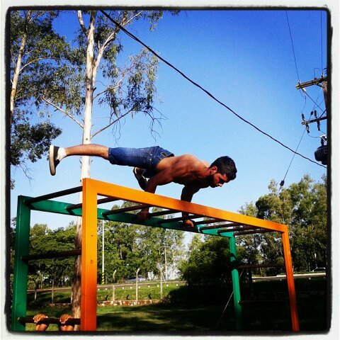 Arquitectura UNA / EXACTN/ Street Workout-Master Barra