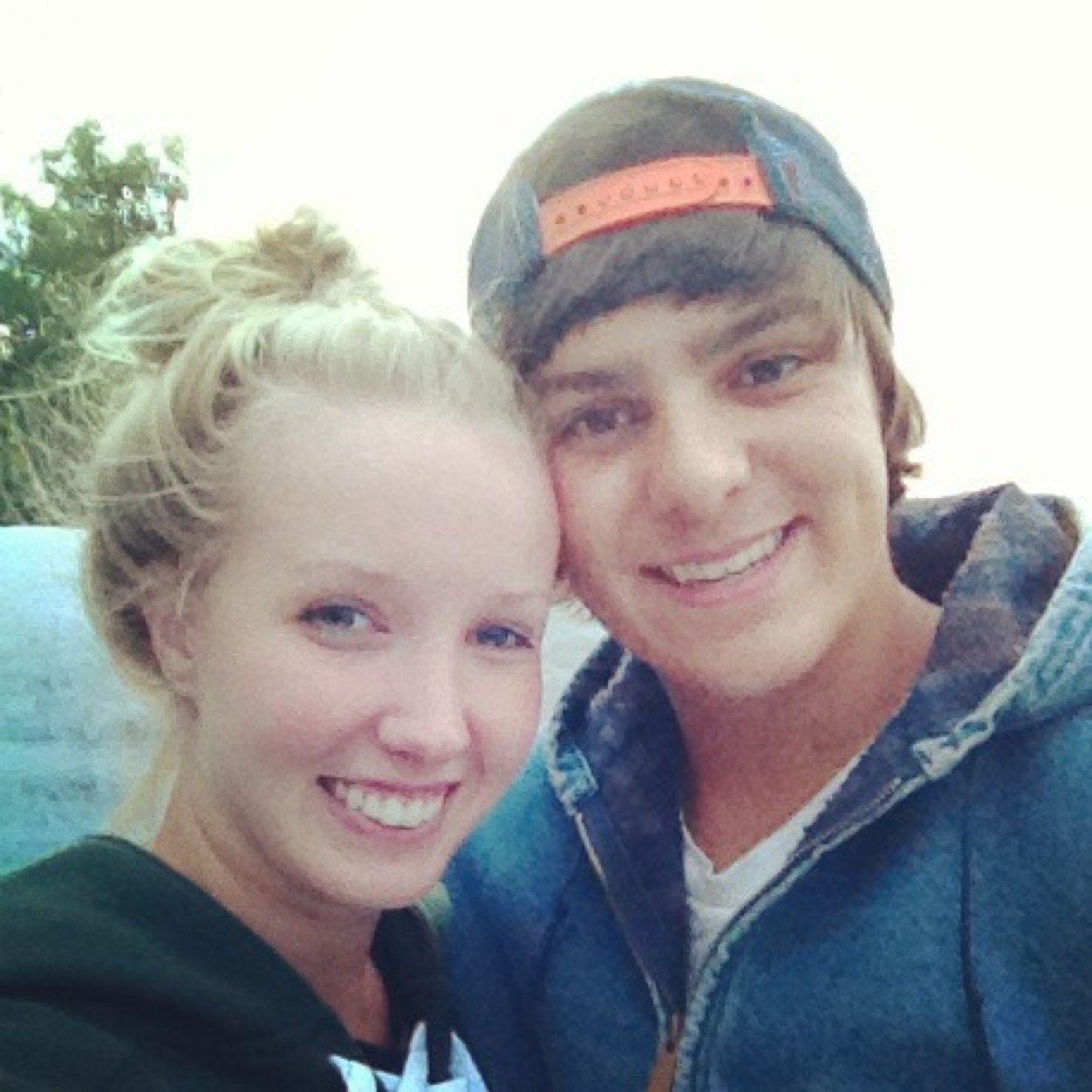 kmlippo's profile picture. Live for the moments that you'll remember forever