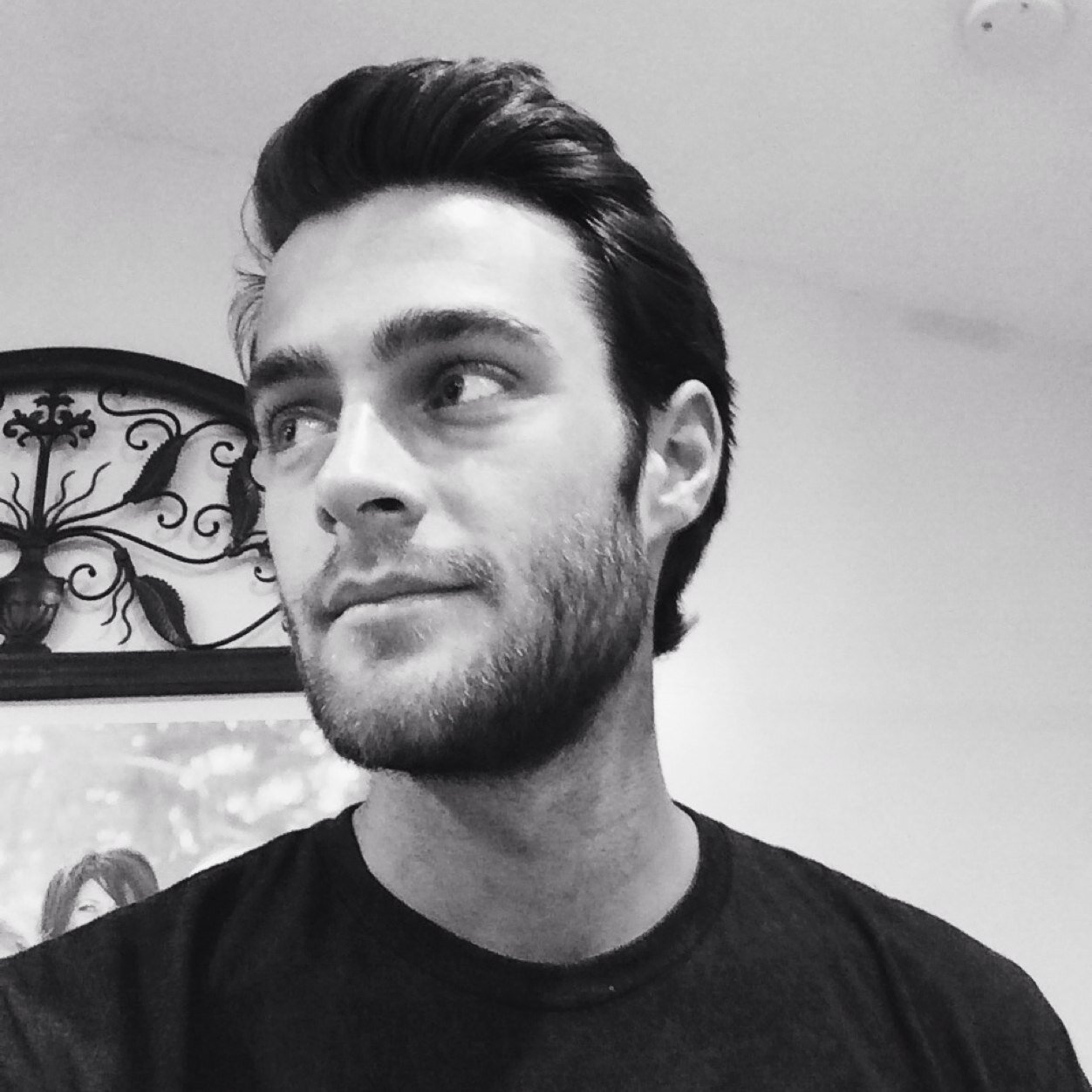 chandolla_'s profile picture. Be someone you want to be around.