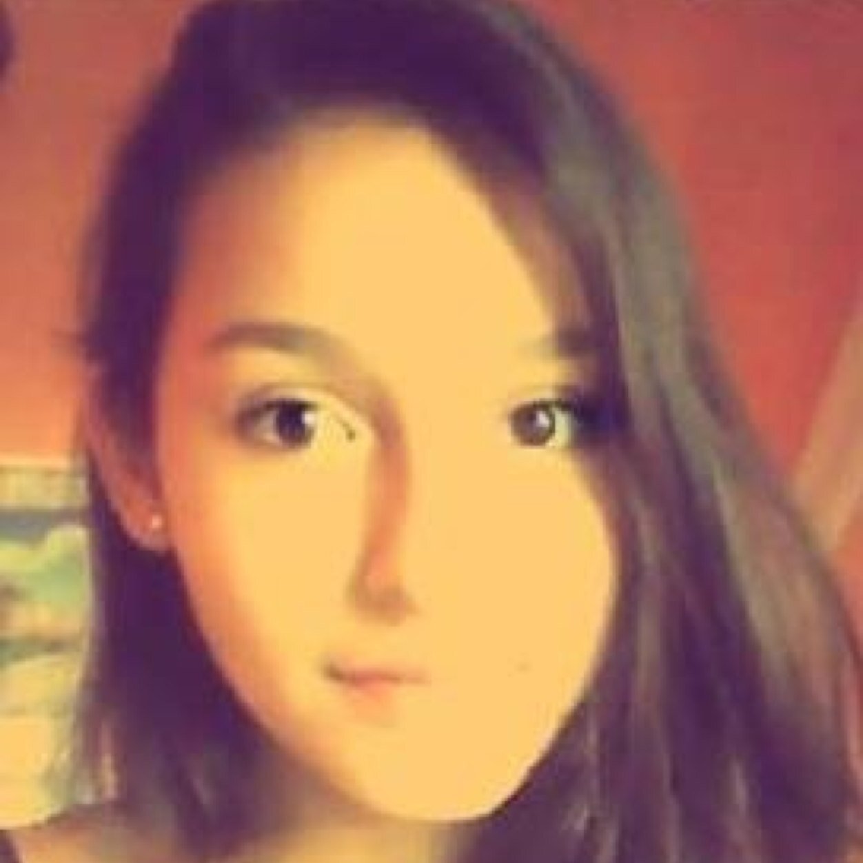 Follow me and i follow back                

http://t.co/cAoeE4dr3U