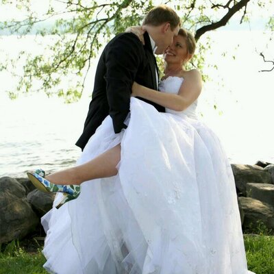 Profile Picture of Whitney Walsh (@wikiwalsh) on Twitter