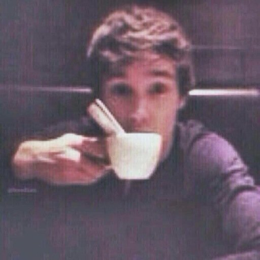 pls follow @lukingforliam she follows back :) x 

ily have a lovely day