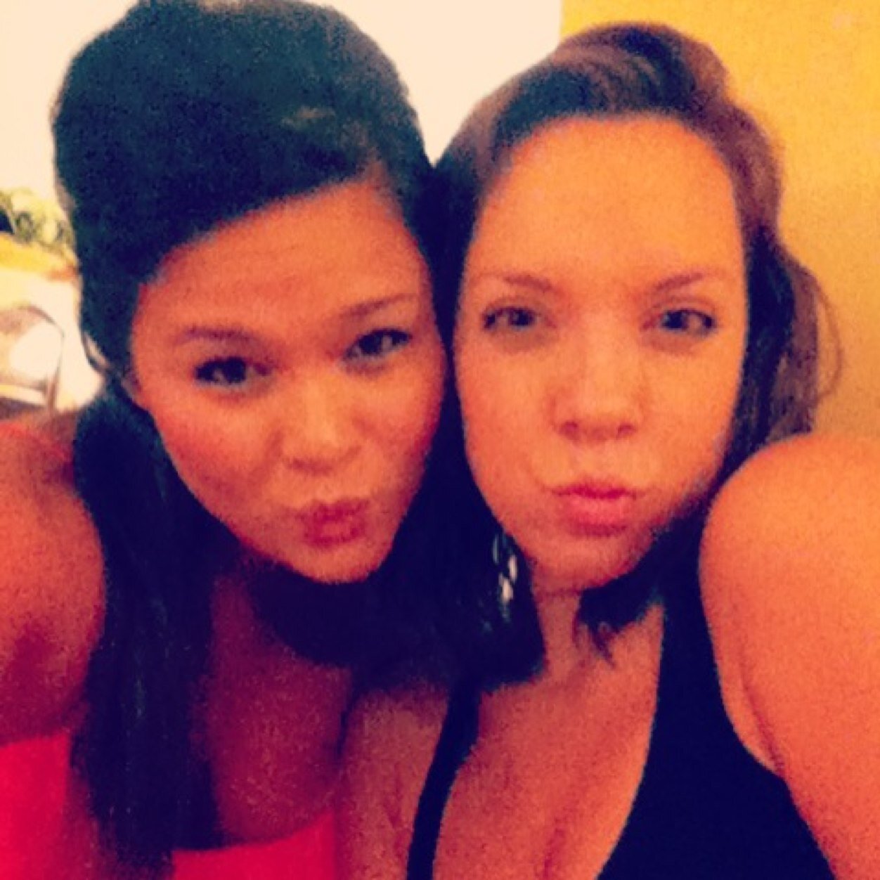 b_areyxo's profile picture. 