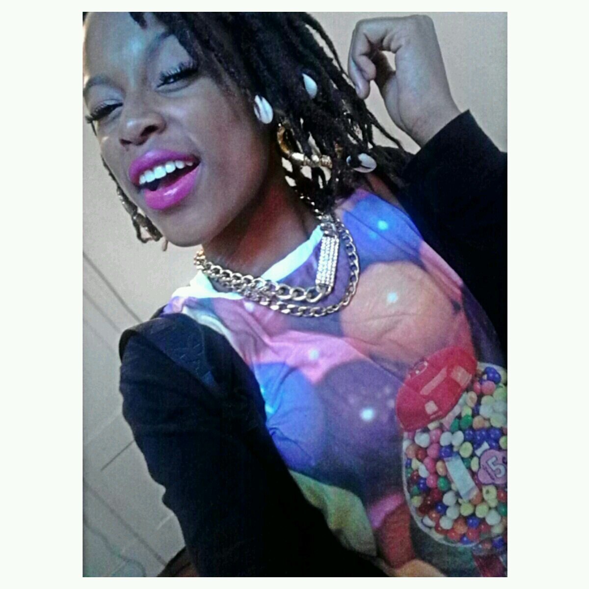 Pretty ` | Short 4'9 | ` bio ?  Not Reallyy ` just FOLLOW my cutee ass (: