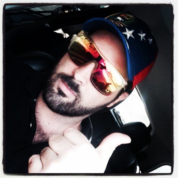 carlostortoza's profile picture. Venezolano Exiliado en Chile 🇻🇪

Anticomunista 

Ingeniero Civil 🚧

Creador de Realidades 🎨