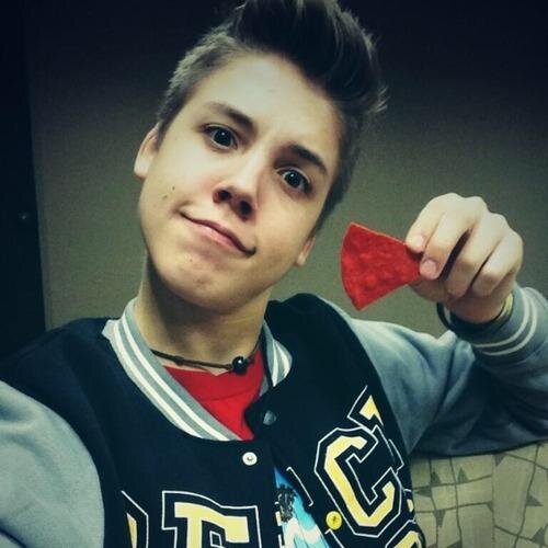 i'm just a hopeless romantic who fell in love with many guys over the internet.