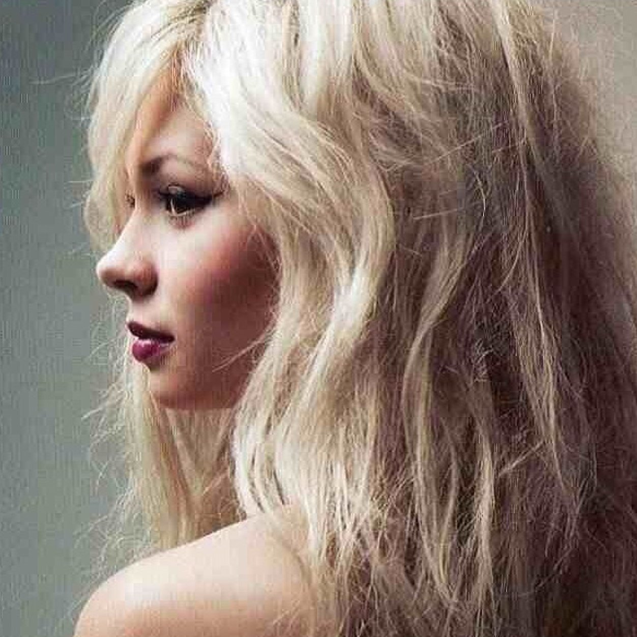 FacetiousMary's profile picture. I'm Mary. I like cats and trees. || Hufflepuff.