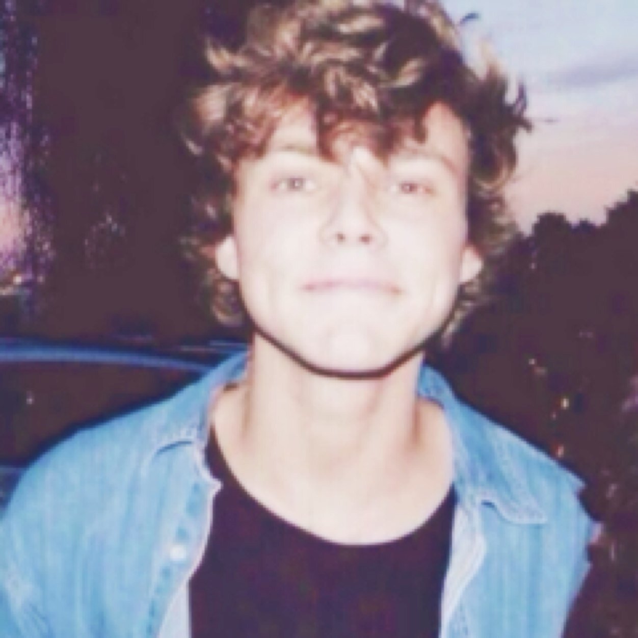 BXNDANASHTON's profile picture. Free follow from @bluxniall follow me if you want :) ask for fback