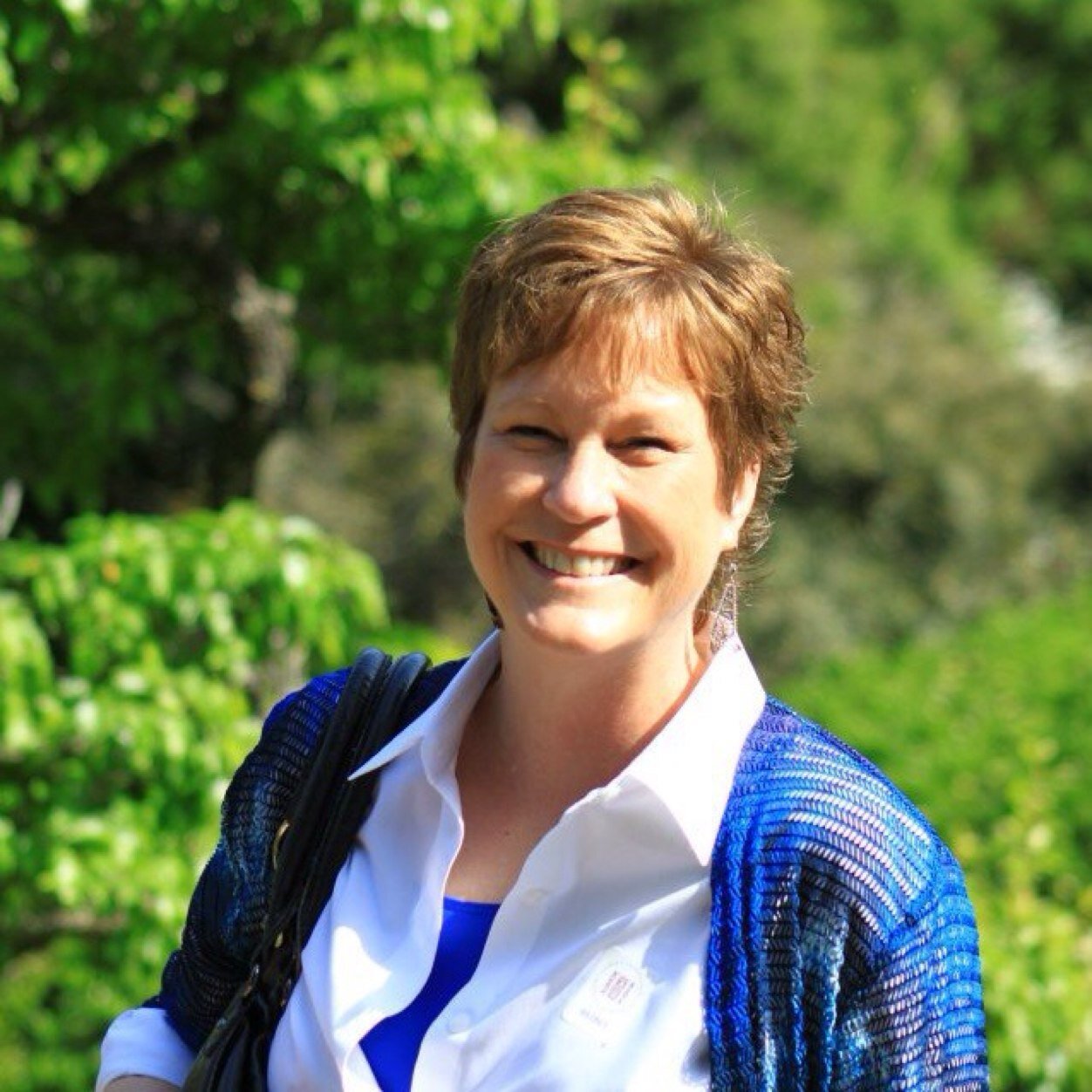 LeslynMusch's profile picture. is a mom, wife, pastor, writer, breast cancer survivor and Jesus lover